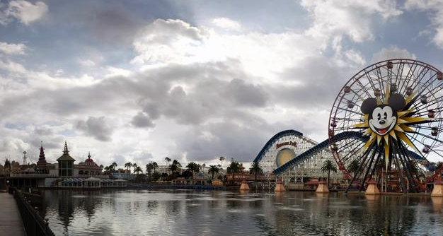Nueva montaña rusa, hotel y atracción junto al lago previstos para Movie World