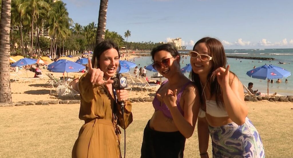 Cheyenne Sibley va a la playa para probar el conocimiento turístico de Hawái
