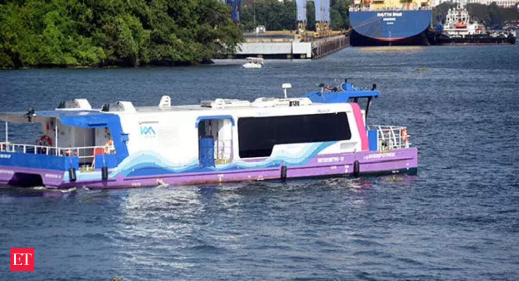 Kochi Water Metro transporta a más de 10,000 el domingo con turistas que se dirigen directamente al viaje de placer