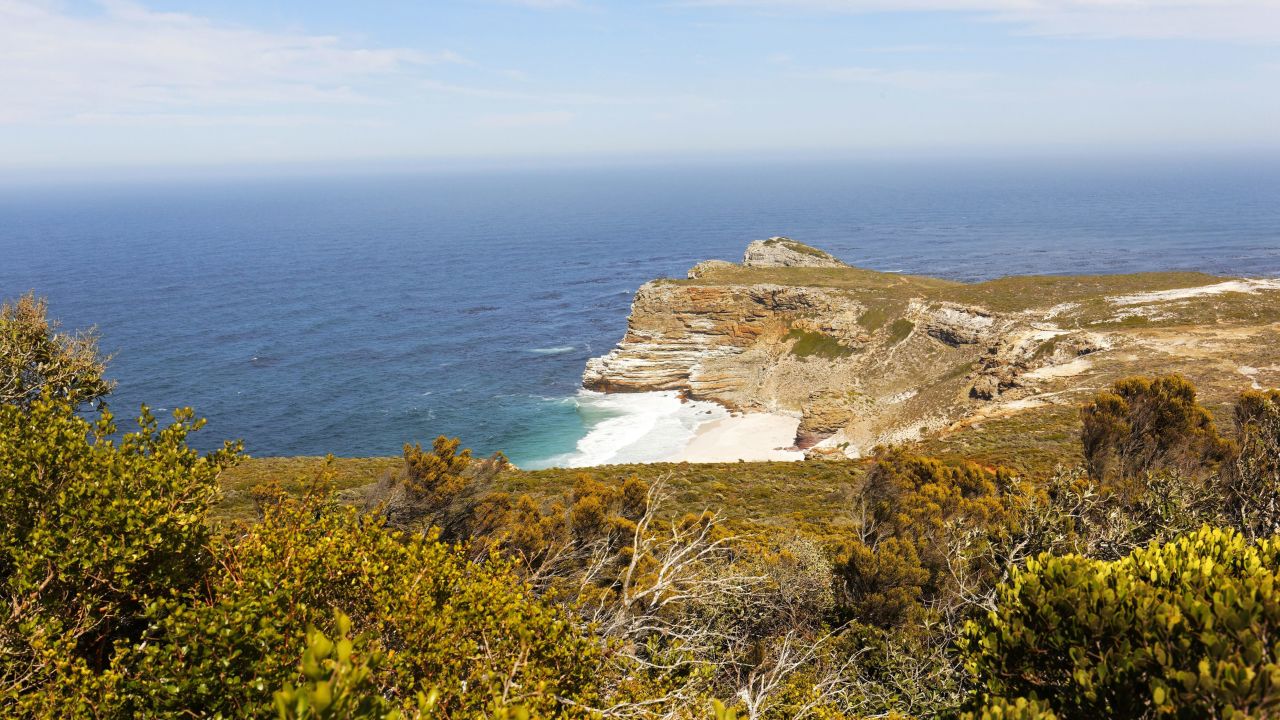 La costa del Cabo de Buena Esperanza ofrece paisajes agrestes e increíbles vistas al océano.