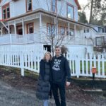Los residentes en el vecindario de la Casa 'Goonies' de Astoria continúan lidiando con los turistas, el tráfico