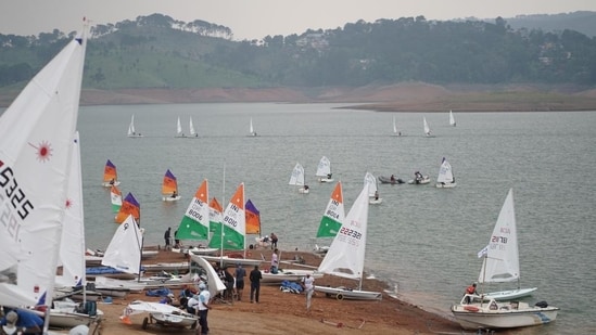 Meghalaya cautiva a los turistas con la primera Regata del Noreste de 2023 en el lago Umiam (Atharva Shrivastava)