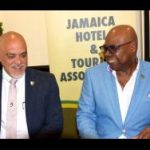 BARTLETT: El turismo en Jamaica registra el verano más fuerte registrado con 1.500 millones de dólares en ingresos.  Noticias