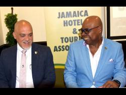 BARTLETT: El turismo en Jamaica registra el verano más fuerte registrado con 1.500 millones de dólares en ingresos.  Noticias