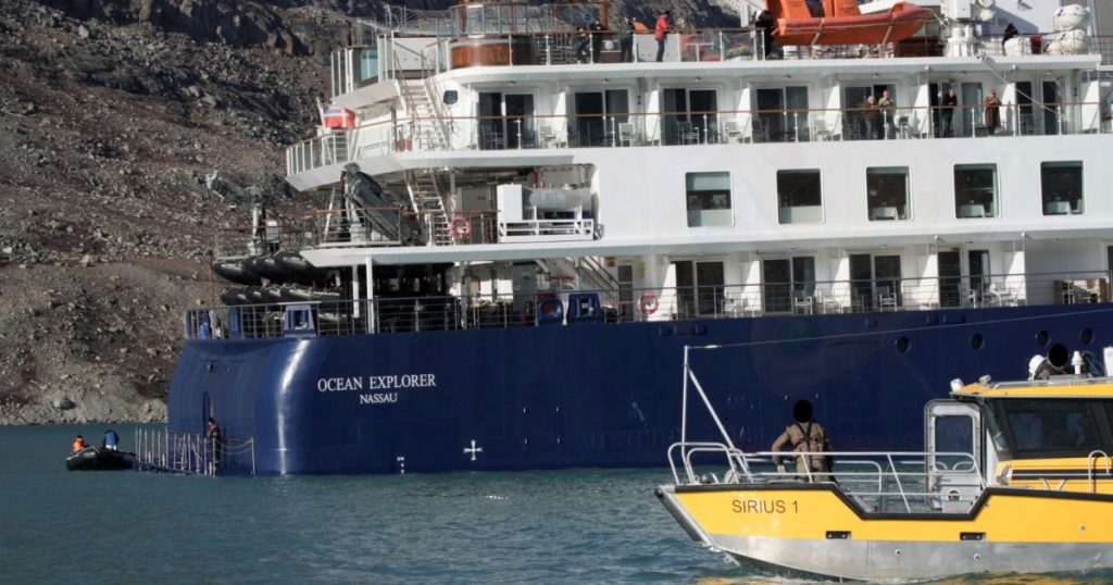 Crucero con 206 pasajeros varado en el Ártico de Groenlandia | Noticias