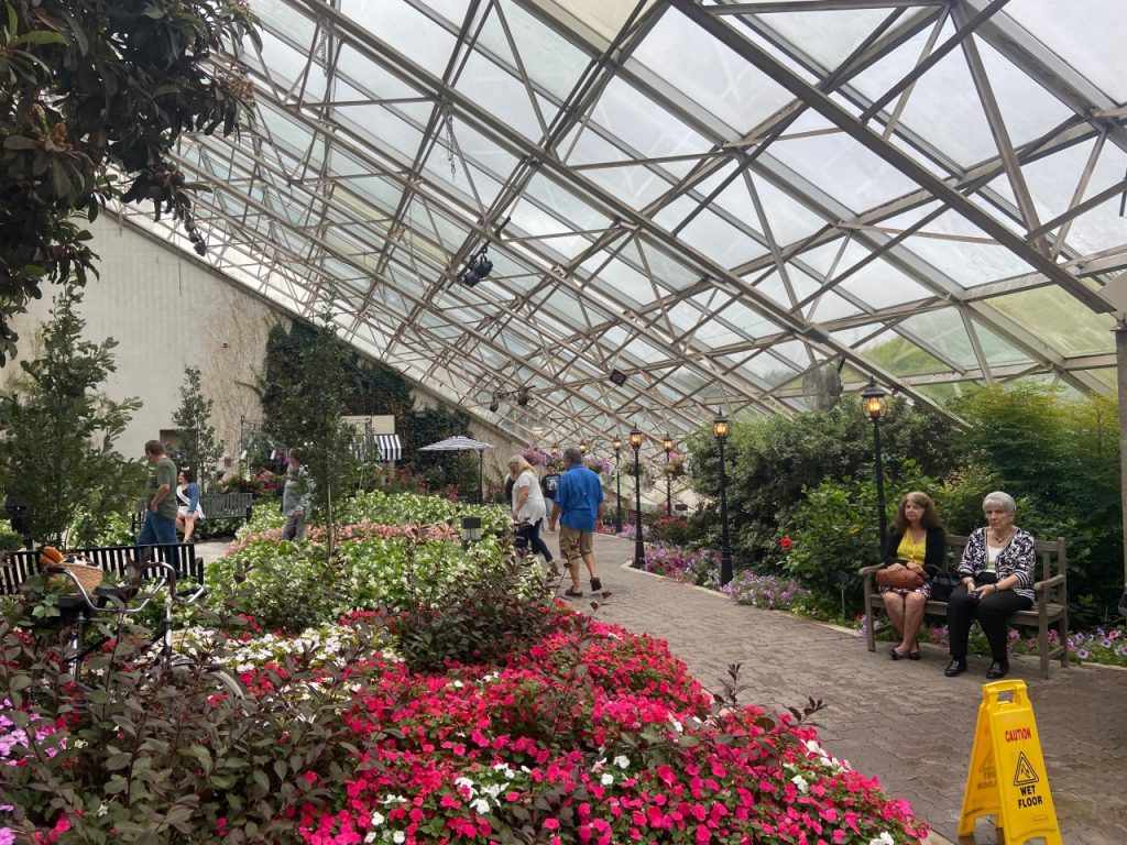 Dirígete al centro de Fort Wayne para “ser un turista en tu ciudad natal” por un día.