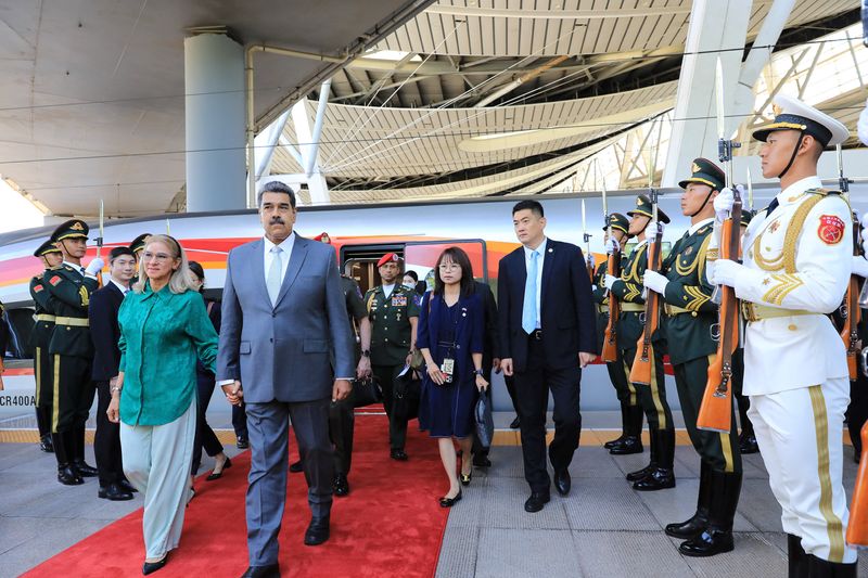 Firma de acuerdos económicos, comerciales y turísticos entre China y Venezuela