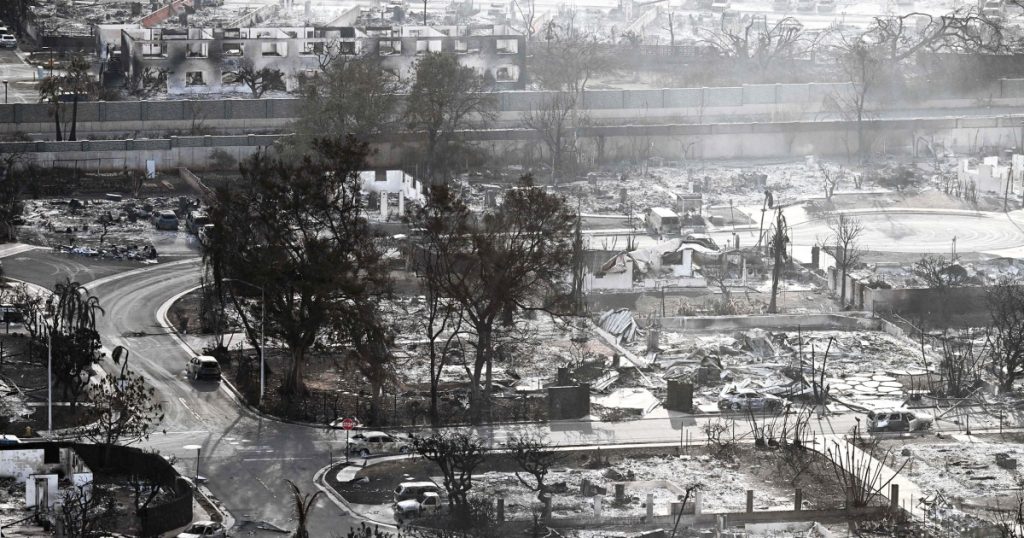 La creciente ira de los residentes de Maui por la dirección de los esfuerzos iniciales para controlar los incendios forestales