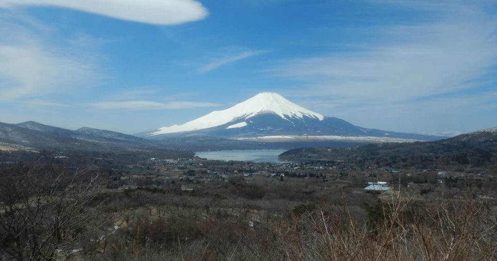 Por qué el famoso monte Fuji de Japón está "gritando" pidiendo ayuda