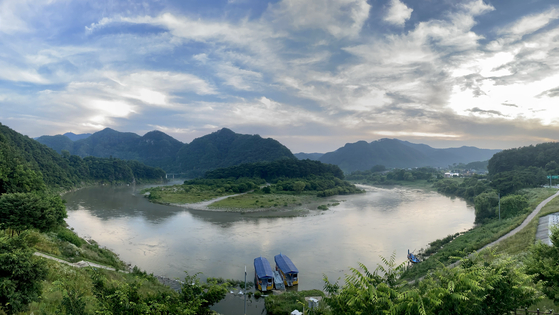 Cheonyeongpo en Nam-myeon, condado de Yeongwol en Gangwon, es un destino tranquilo y encantador para los visitantes.  (Foto de Jung)