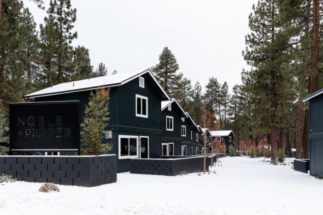 Foto de : Noble + Proper, espacio exterior de Big Bear Lake.