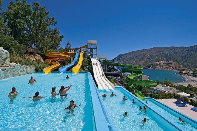Todos los huéspedes tienen acceso a los toboganes del parque acuático en Fodale Beach y Water Park Holiday Resort.