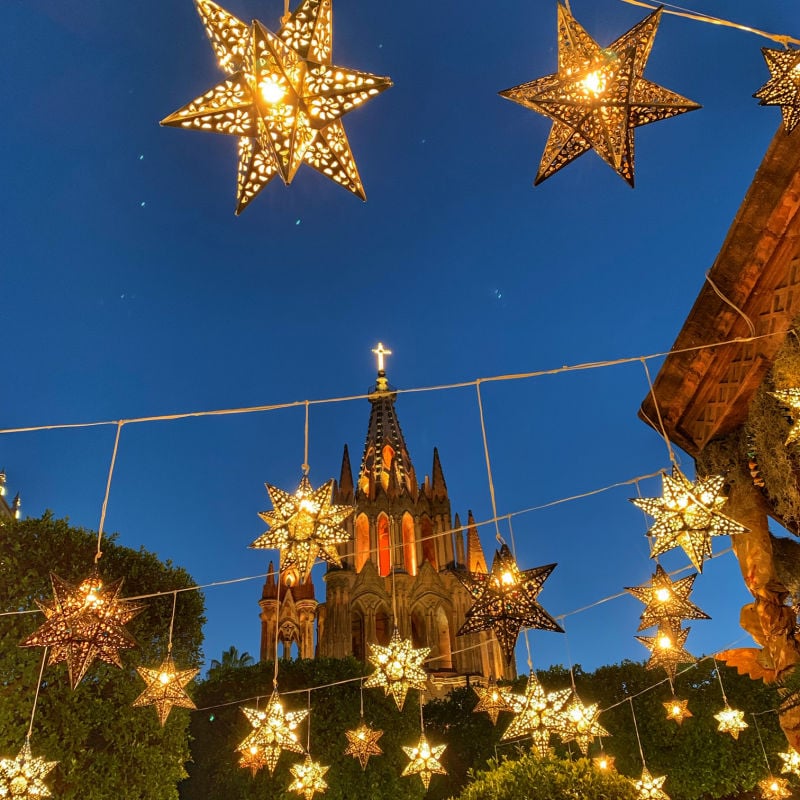 Adornos navideños en San Miguel de Allende