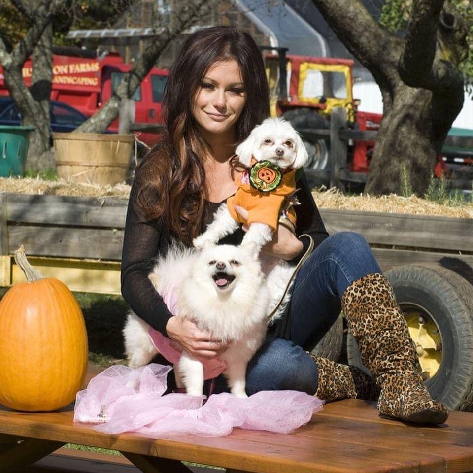 Jenny compartió muchas fotos del difunto perro en Instagram.