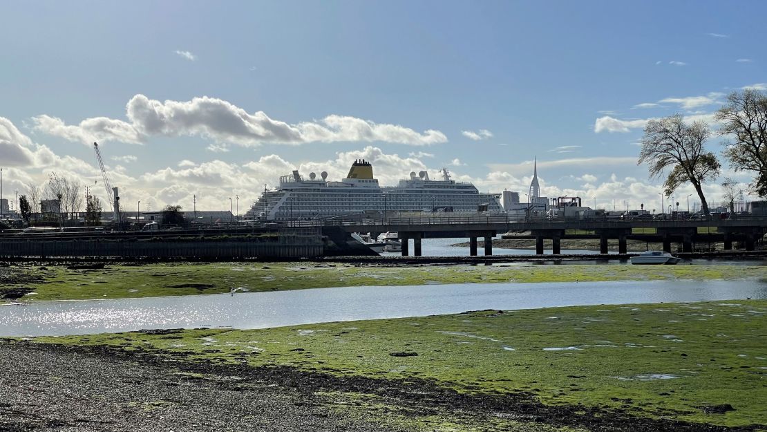 Después de este incidente el barco regresó a Portsmouth.