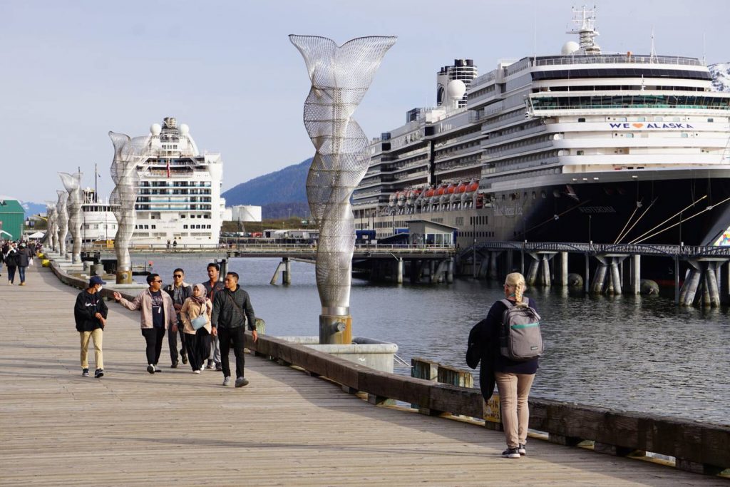Alaska bate récord de pasajeros de cruceros mientras el turismo se recupera de la pandemia de COVID-19