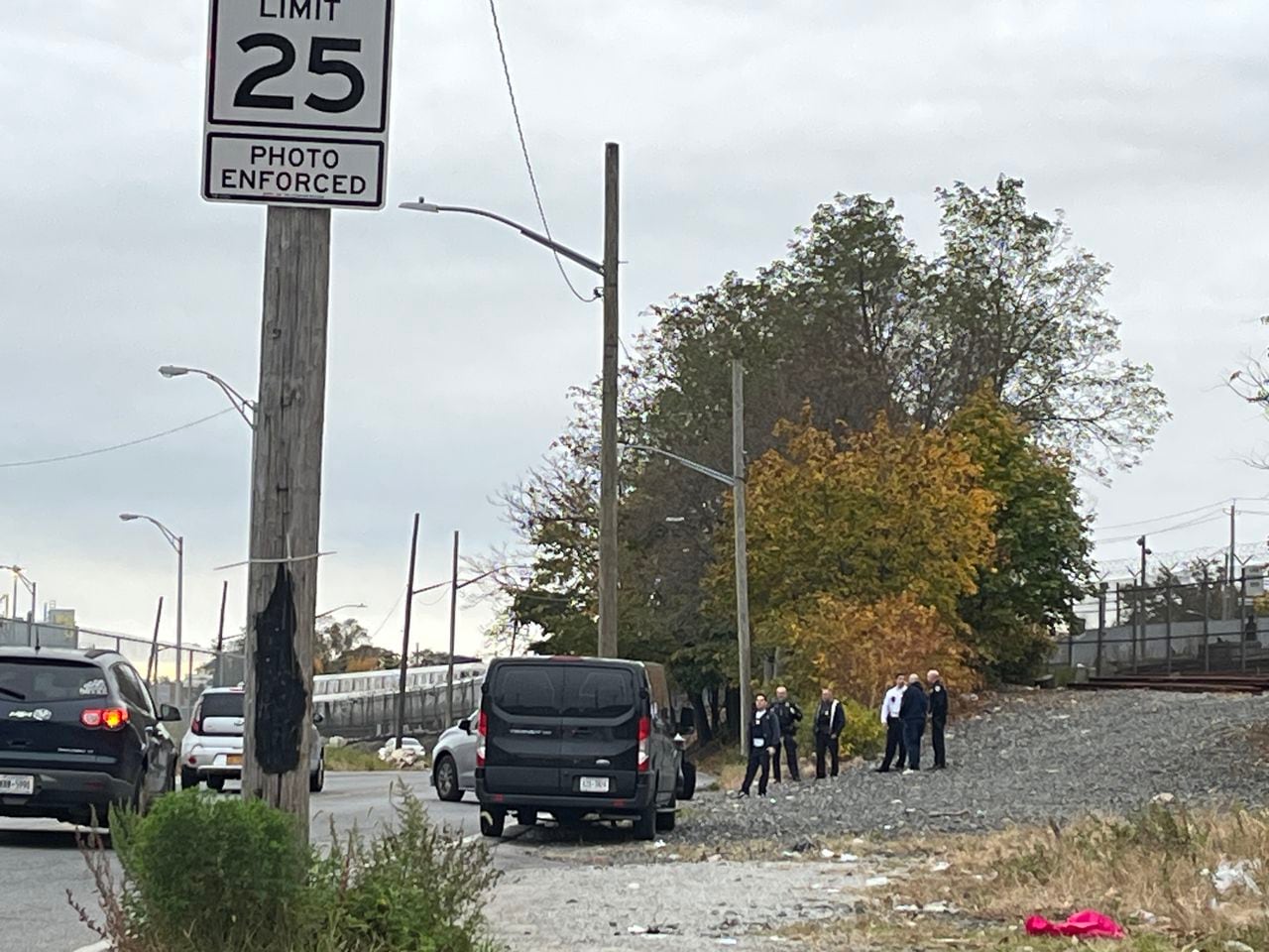 La policía de Nueva York responde al ferrocarril de Staten Island.