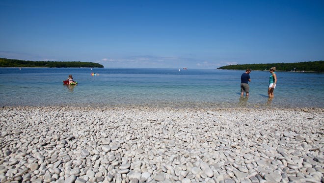 La playa de Door County Schoolhouse Beach de Wisconsin tiene el «agua más limpia» de Estados Unidos.