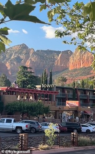 En un TikTok, Kyle, conocido en línea como @KyleGoesOff, nota su frustración después de detenerse en Sedona durante un viaje por carretera por Estados Unidos.
