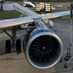 El avión despegó, alcanzando los 15.000 pies sin las ventanillas.