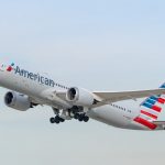 Madre de Florida dice que American Airlines ‘extravió’ a sus niños y luego los puso en una habitación similar a una ‘celda de cárcel’