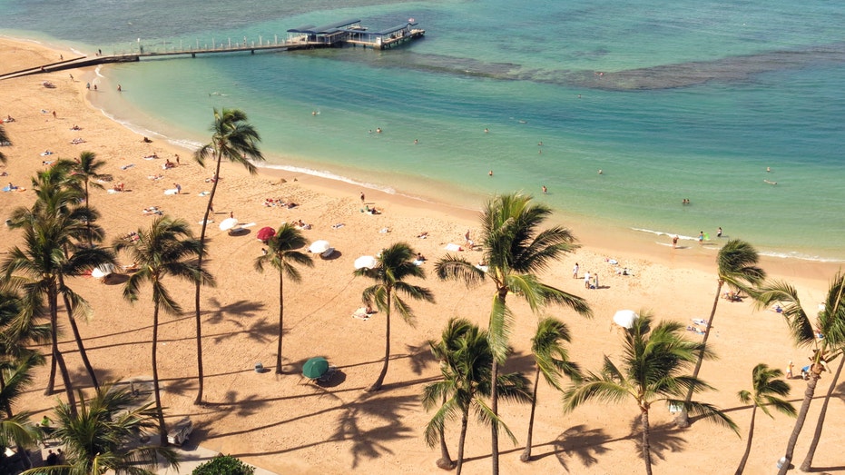 Playa Duke Kahanamoku en Hawái