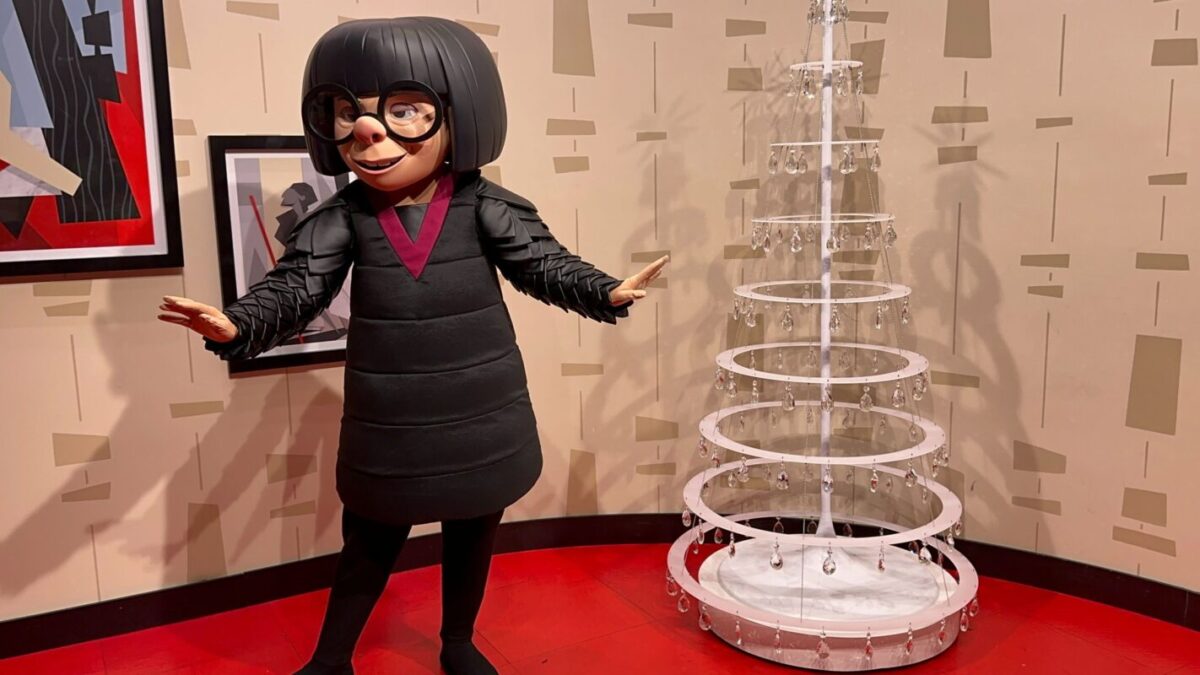 DHS Jollywood Nights conoce y saluda a Edna Mode 2