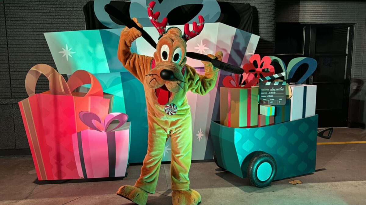 DHS Jollywood Nights conoce y saluda a Plutón.