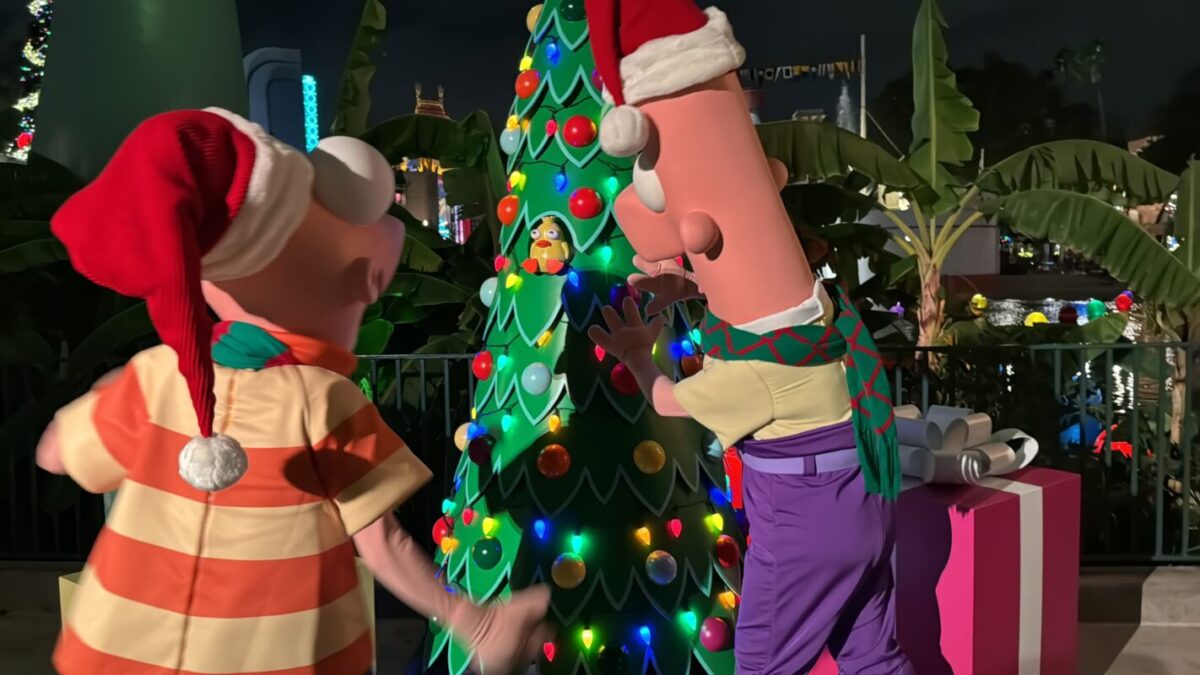 Los Jollywood Knights del DHS se encuentran y saludan a Phineas y Ferb 3.