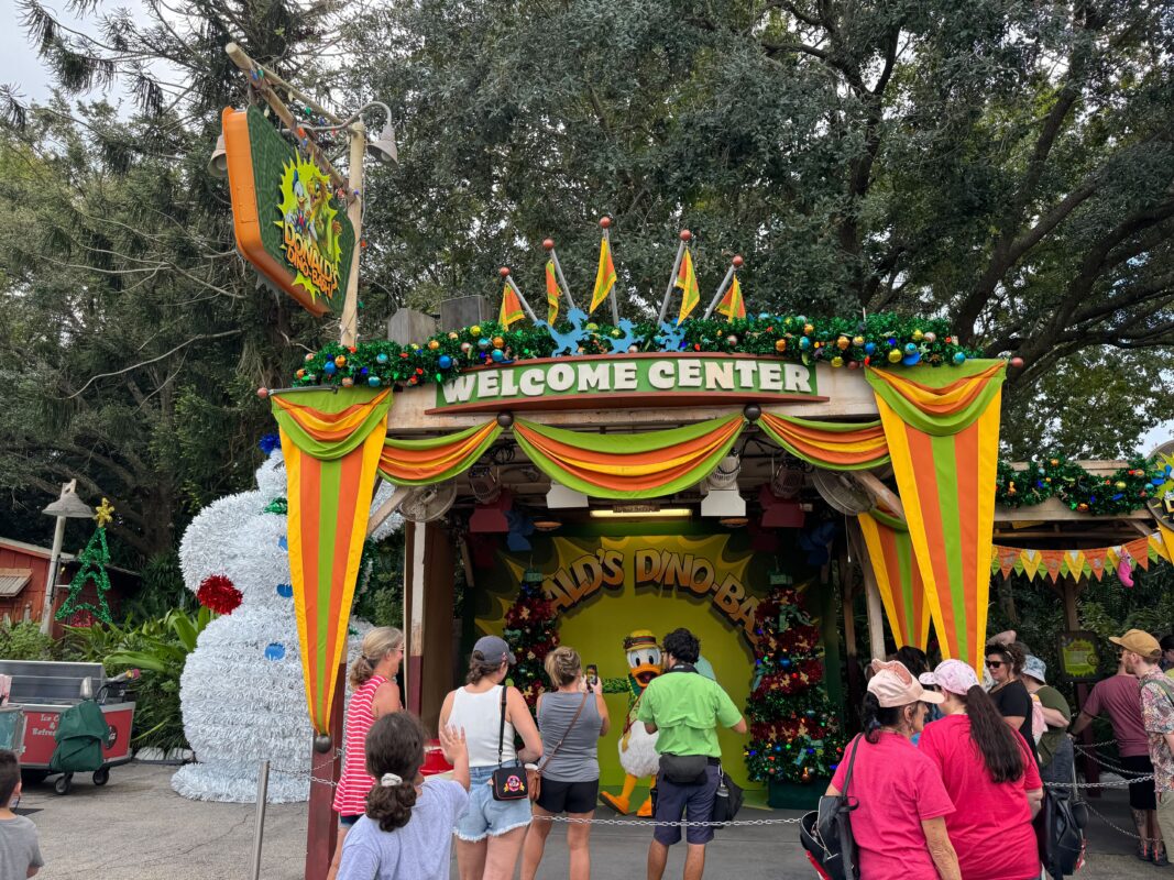 Personaje navideño de Disney Animal Kingdom 2023: conoce y saluda a Donald 4