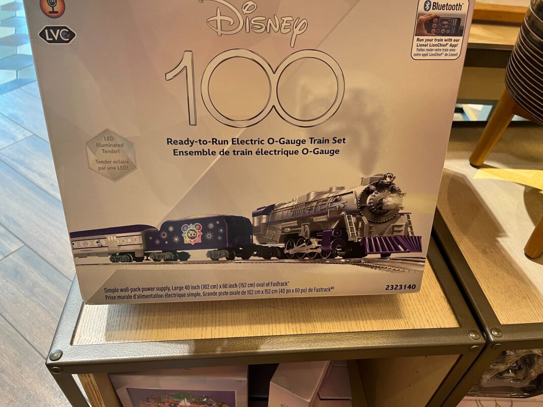 El nuevo set de trenes Disney 100 Lionel llega a Walt Disney World 4. IMG 0050