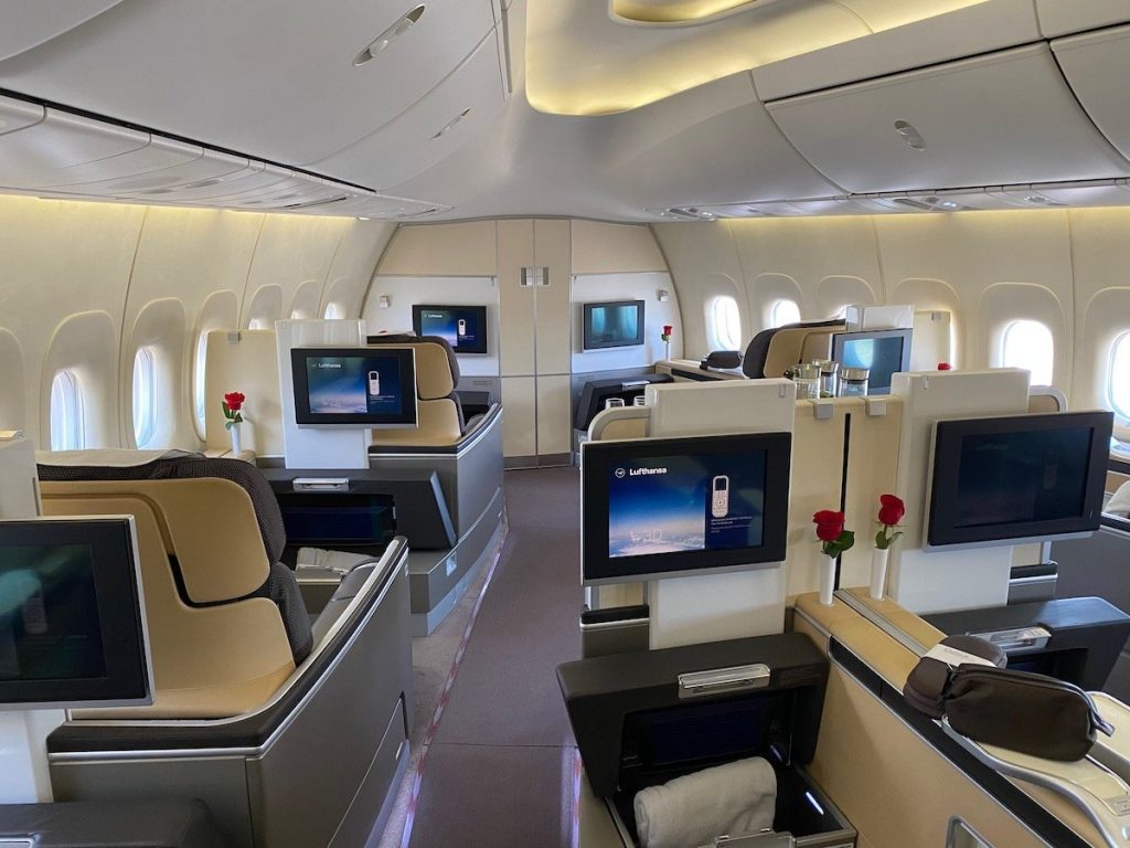 Mejor primera clase de Lufthansa: 747 vs. ¿A380 frente a A340?