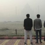 Taj Mahal envuelto en smog, turistas decepcionados