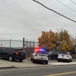 Las autoridades responden al ferrocarril de Staten Island en Clifton, Stapleton.  Trenes retrasados ​​por las prisas del jueves por la mañana