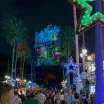 Fotos, video: El espectáculo de proyección navideña Sunset Season’s Greetings regresa a Disney’s Hollywood Studios para 2023