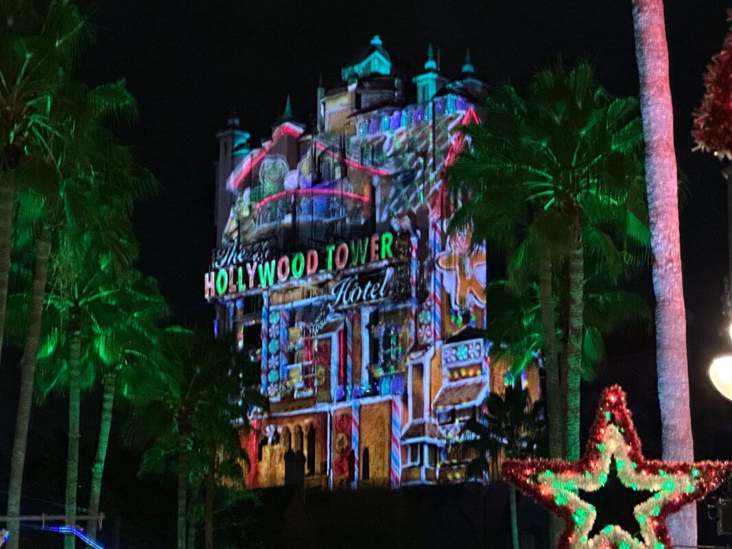 Fotos y vídeo: El espectáculo de proyección navideña Sunset Seasons Greetings regresa a Disney's Hollywood Studios 4 para 2023 Saludos de Sunset Seasons Los Muppets 2023 DHS 2