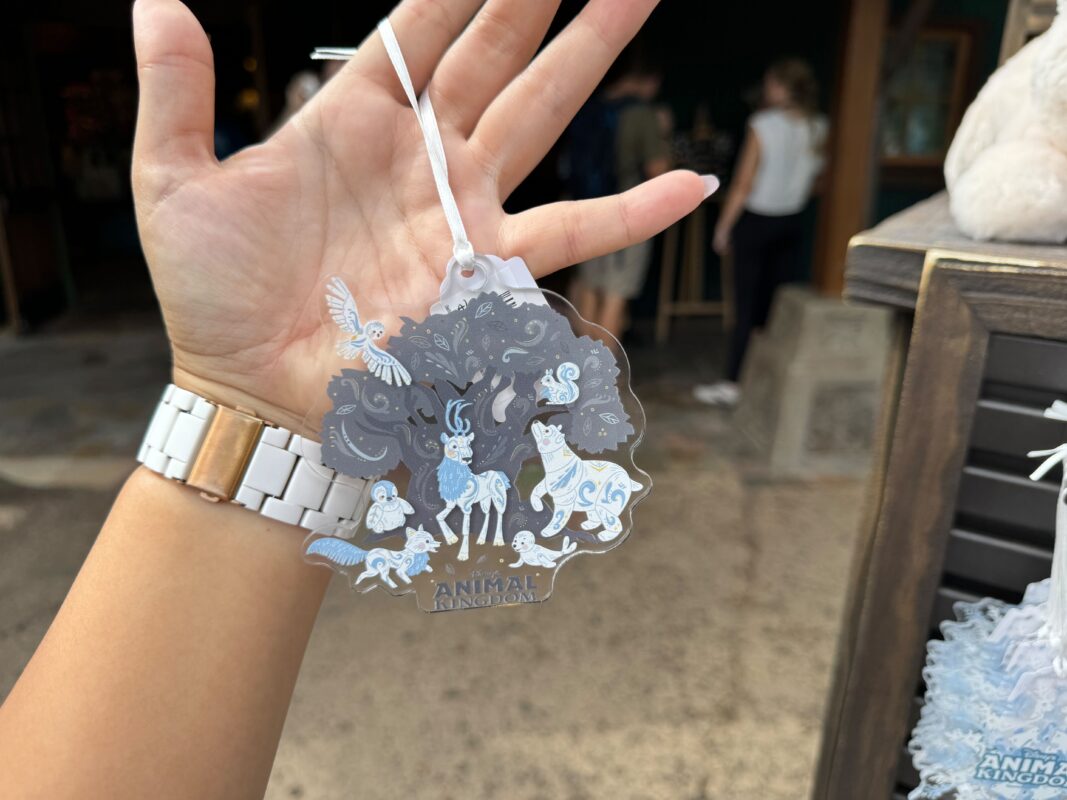 Nuevos adornos, imanes y disfraces de Merry Menagerie en Disney's Animal Kingdom 2 feliz colección de animales merch 2023 8218