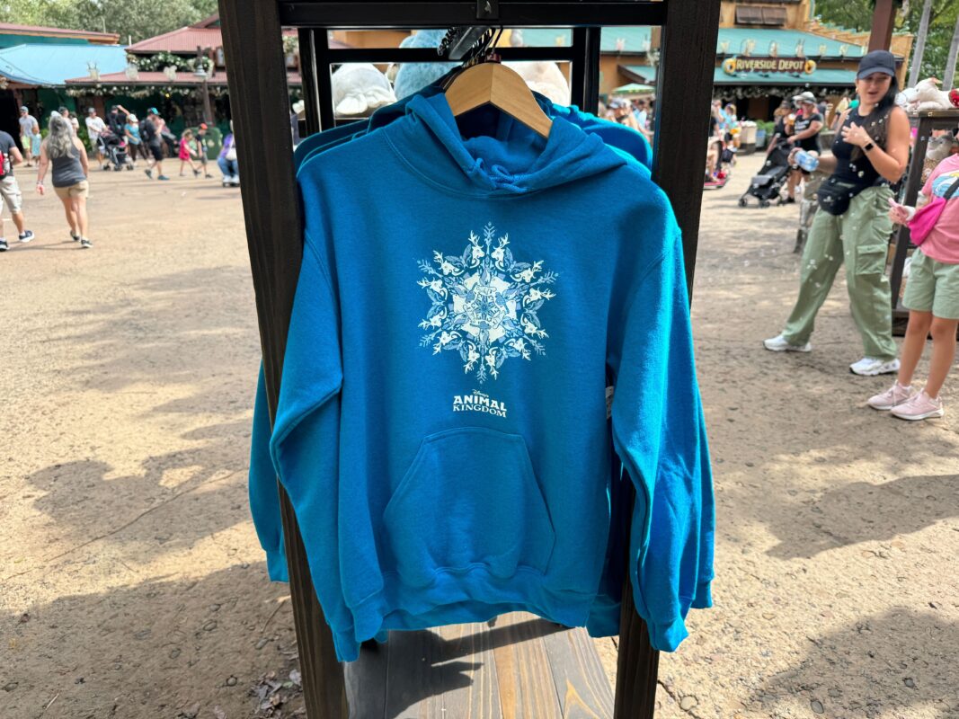 Nuevos adornos, imanes y disfraces de Merry Menagerie en Disney's Animal Kingdom 6 feliz colección de animales merch 2023 8224