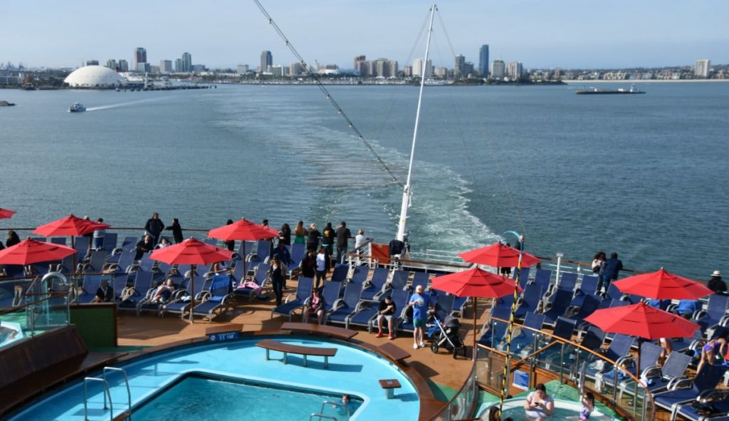 Carnival canceló cuatro viajes debido a problemas de motor.