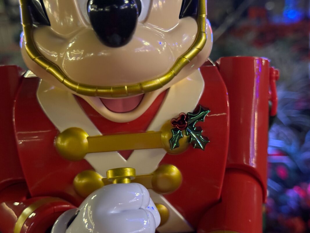 El cubo de palomitas de maíz del soldado de juguete de Mickey Mouse llega al Reino Mágico para las fiestas 7 Toy soldado mickey cubo para palomitas de maíz wdw2023 7651