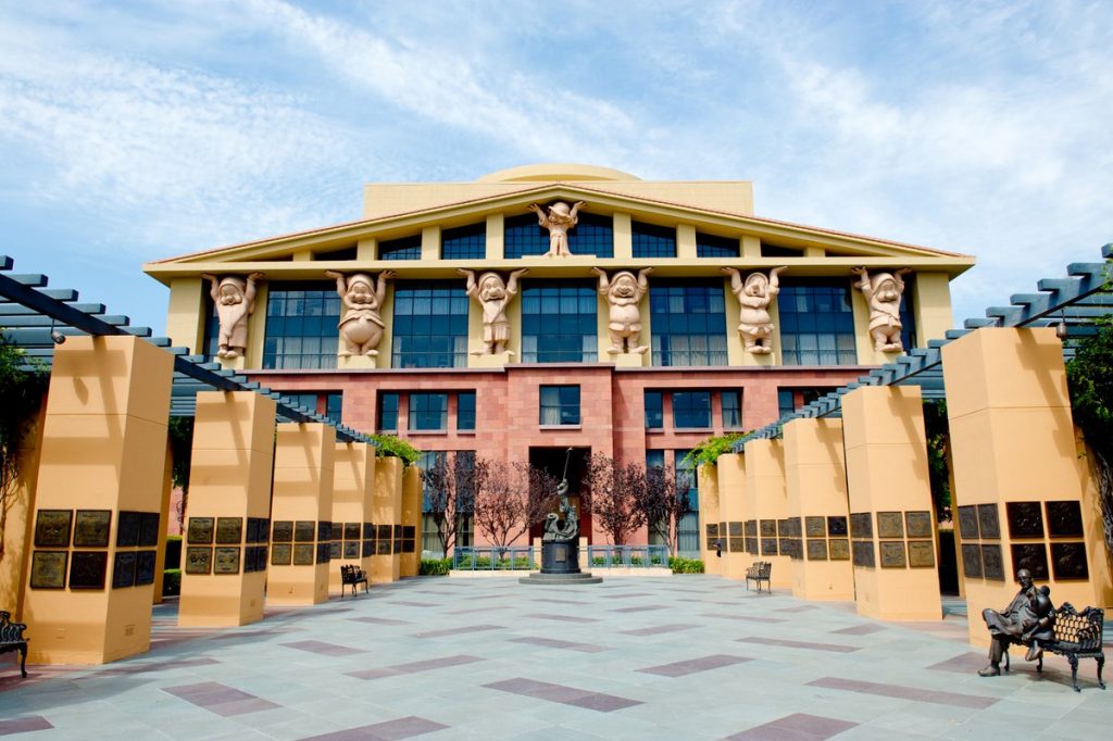 The Walt Disney Company logrará un total de 7.500 millones de dólares en reducciones de costos para finales del año fiscal 2024, 2.000 millones de dólares más que el objetivo original.