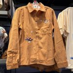 Nuevas camisetas navideñas de pana, dulces y llaveros de Mickey en Walt Disney World Resort