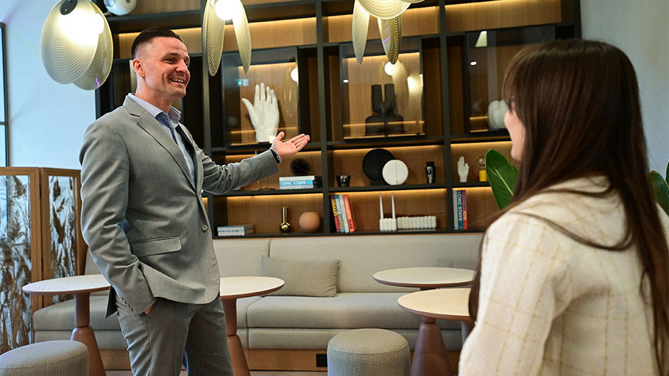Thomas Wesley: «El Sky’s No Limit Courtyard by Marriott»