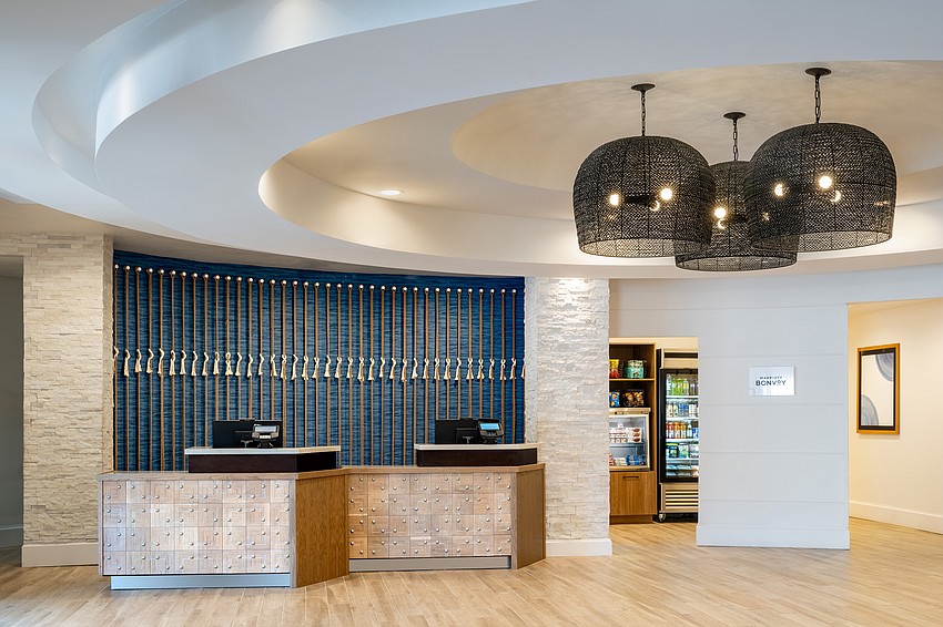 El Delta Hotel by Marriott reabre después de una renovación de $6 millones.
