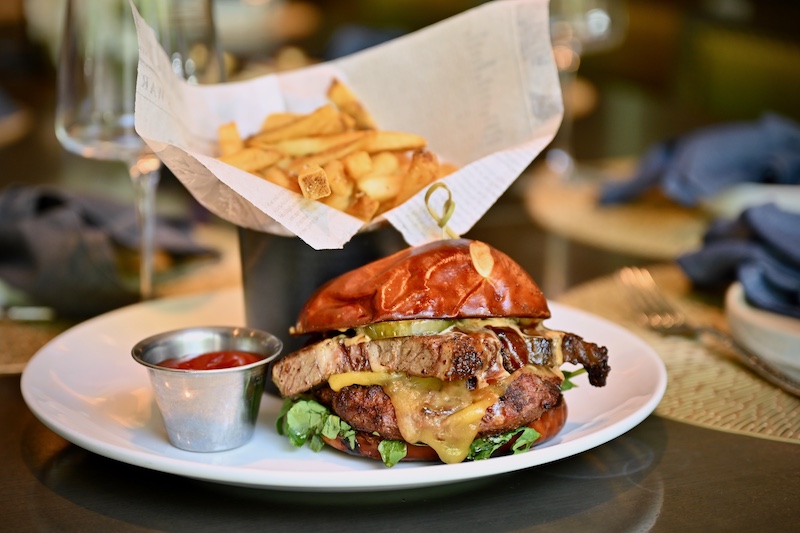SwitcHouse Burger_credit Alex Montoya