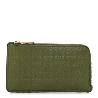 Tarjetero Loewe de piel de becerro con repetición en relieve verde aguacate