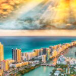 Vacaciones con estilo: esta vibrante ciudad costera cultural está batiendo récords turísticos de todos los tiempos.