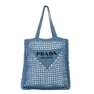 Bolso tote Prada de rafia con logo bordado Celeste.