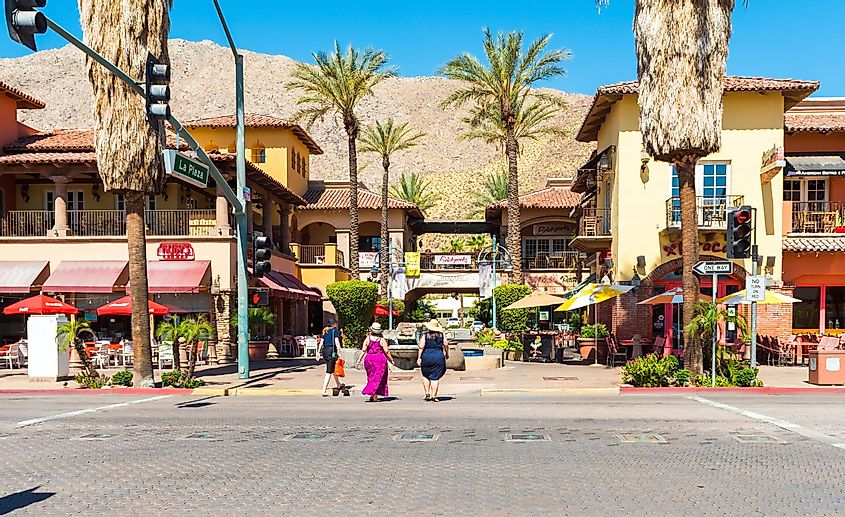 Escena callejera en Palm Springs, California.