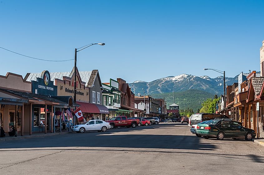 Calle principal en Whitefish, Montana.  Crédito editorial: Pierrette Guertin / Shutterstock.com